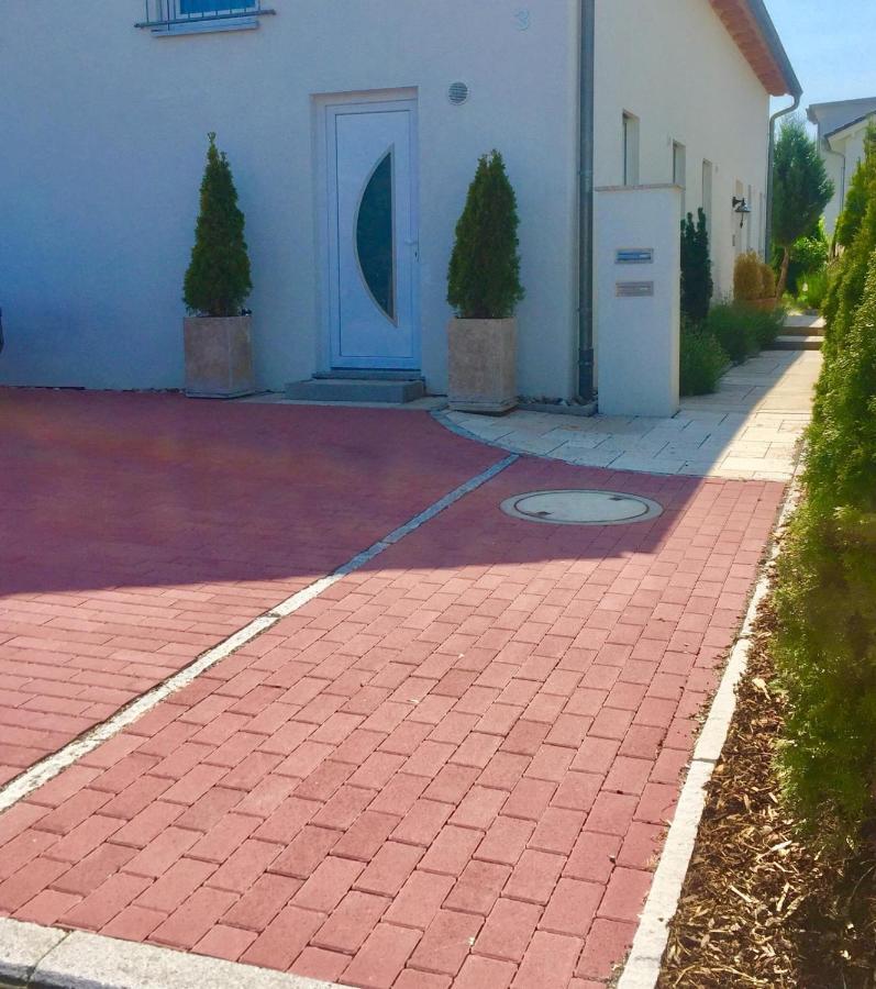 Neues Zimmerapartment Mit Bad Neckarwestheim Exterior foto